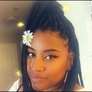 Meet your Posher, Leslie